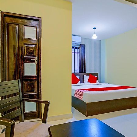 Oyo Flagship 77876 Amigo Suites Kochi Extérieur photo