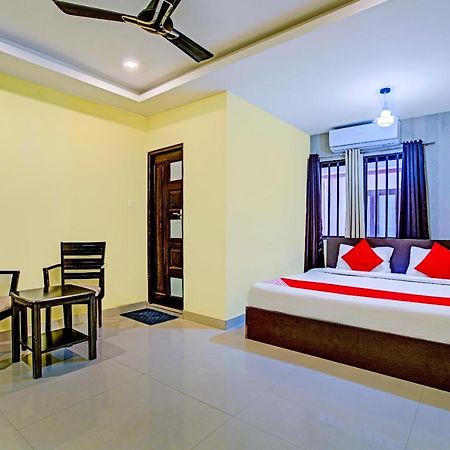Oyo Flagship 77876 Amigo Suites Kochi Extérieur photo