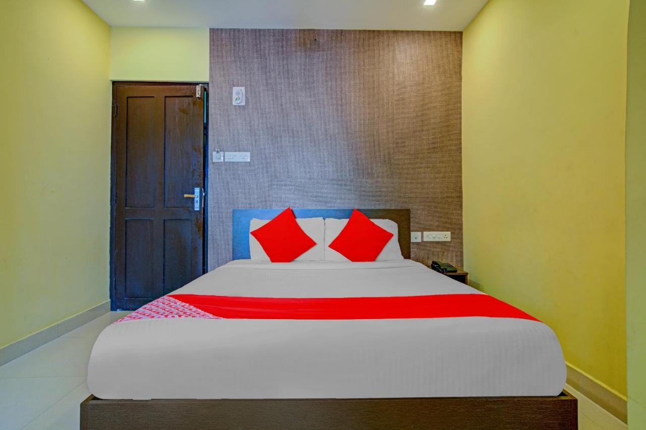 Oyo Flagship 77876 Amigo Suites Kochi Extérieur photo