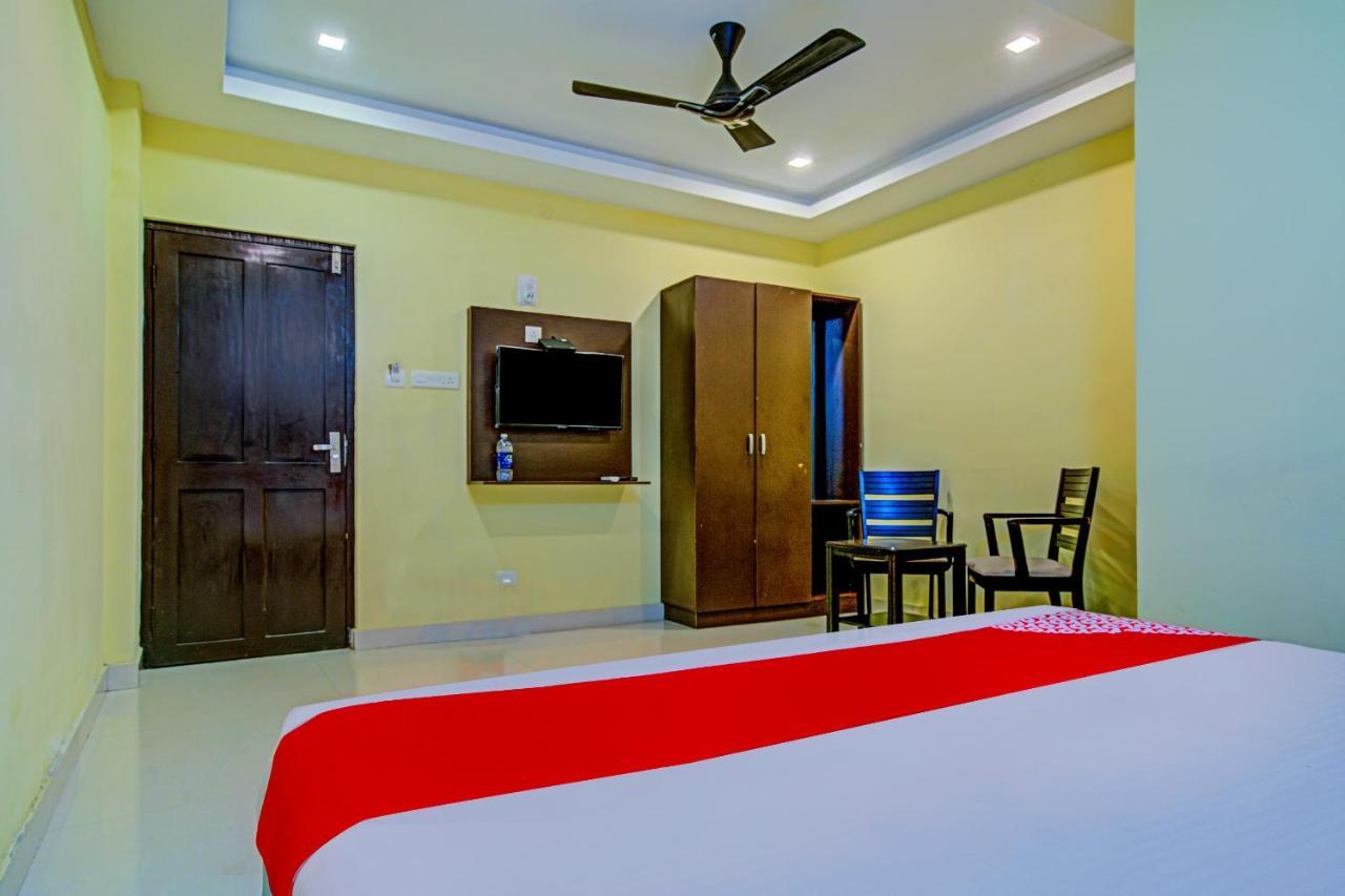 Oyo Flagship 77876 Amigo Suites Kochi Extérieur photo