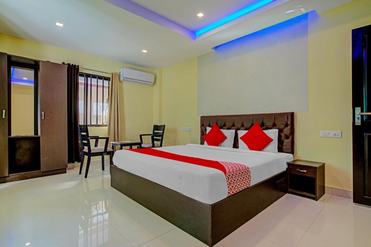 Oyo Flagship 77876 Amigo Suites Kochi Extérieur photo