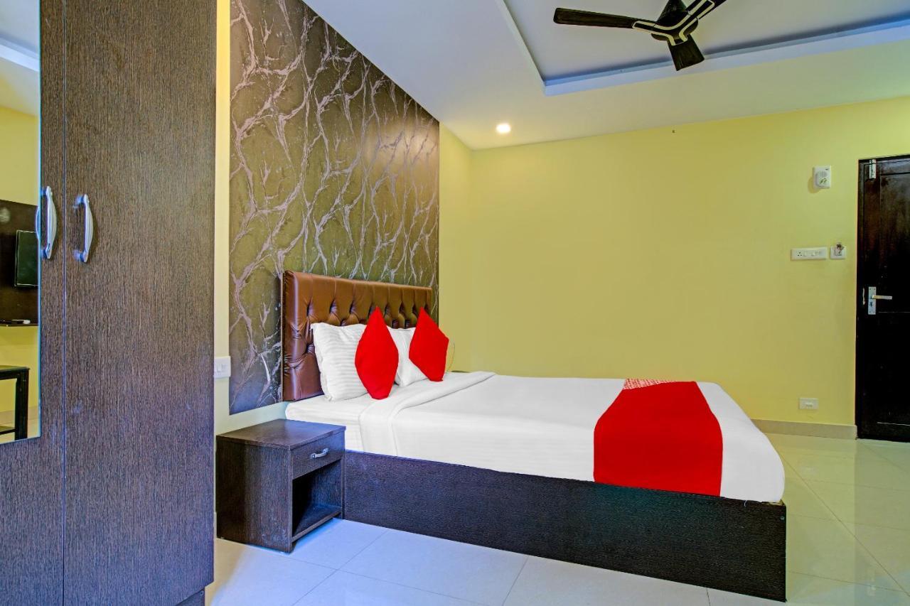 Oyo Flagship 77876 Amigo Suites Kochi Extérieur photo