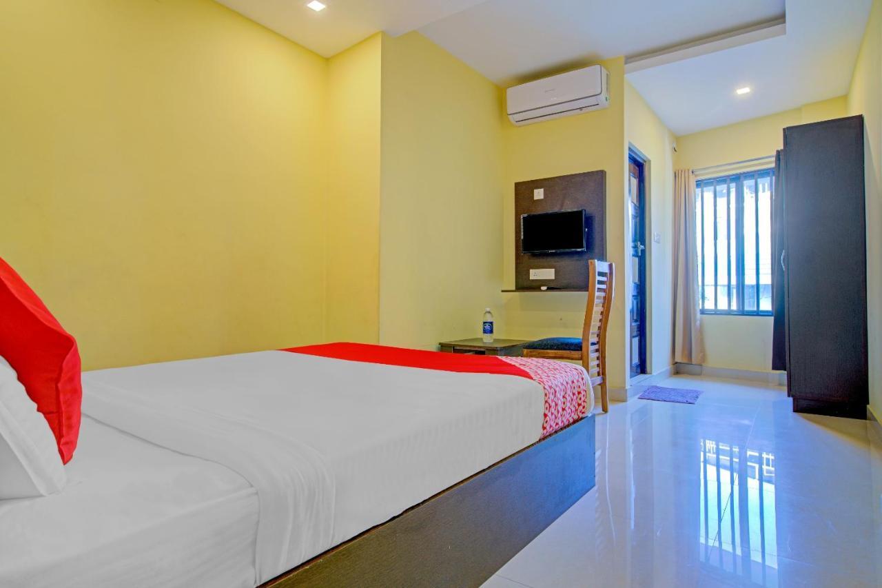 Oyo Flagship 77876 Amigo Suites Kochi Extérieur photo