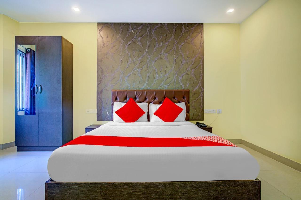 Oyo Flagship 77876 Amigo Suites Kochi Extérieur photo